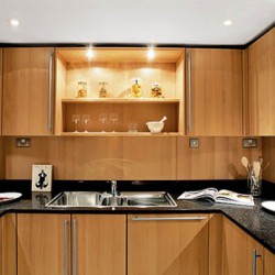 Ahşap Kaplama Mutfak Dolabı